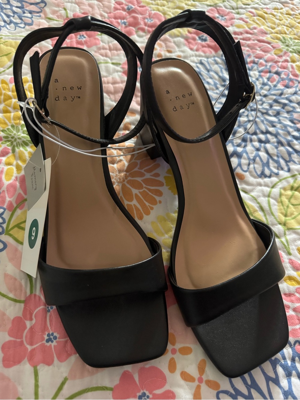 Nib size 9 a new day black heels - Picture 4 of 4